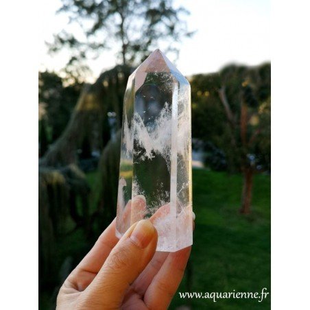 Pièce unique, grande et lumineuse pointe de Quartz Isis, apportant les énergies nourricières de la Mère.