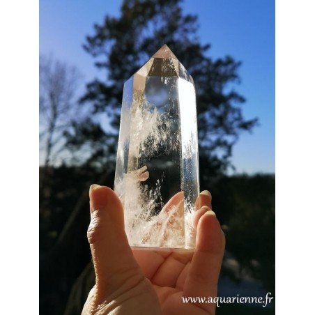 Cristal de quartz Isis, pierre unique aux énergies lumineuses, guérissantes et aimantes de la Déesse. A offrir ou à s'offrir.