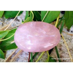 Quartz rose de Madagascar, gros galet poli de 170 à 200 g et de 6 à 8 cm que vous pouvez acheter dès maintenant.