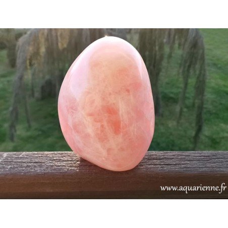 Quartz rose de Madagascar, forme libre de 2kg370. Pour décoration intérieure, lithothérapie, méditation, feng shui