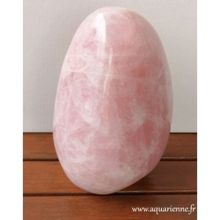 Forme libre de Quartz rose, pierre authentique juste repolie main. Idée cadeau durable et original à offrir ou à s'offrir.