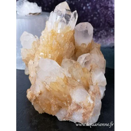 Quartz céleste doré de Madagascar, variété rare, pièce unique de 11,4 cm de haut, pesant 1kg133, vente en ligne.
