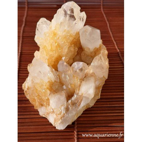 Belle pièce unique de Quartz Céleste doré de Madagascar de 1kg133 que vous pouvez commander en ligne dès maintenant.