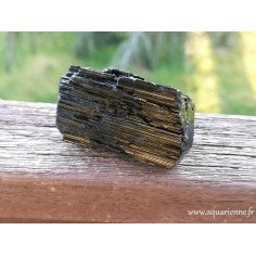 Tourmaline noire de Madagascar, pierre brute de 104g. Puissant cristal de protection pour les êtres et l'habitat.