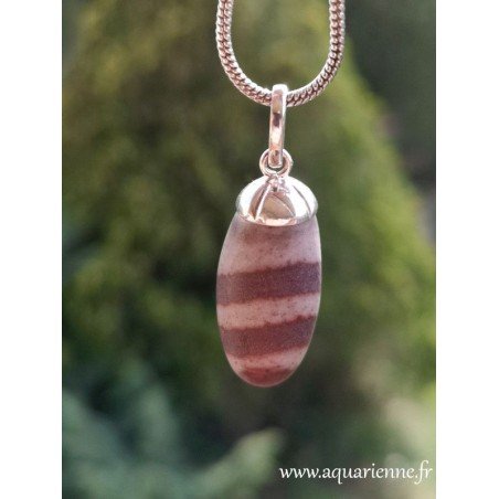 Lingam de Shiva et sa jolie bélière en Argent pour ce pendentif de 37 mm de hauteur à offrir ou à s'offrir.