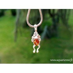 Pendentif grenouille en Argent avec cabochon Ambre couleur cognac que vous pouvez acheter dès maintenant.