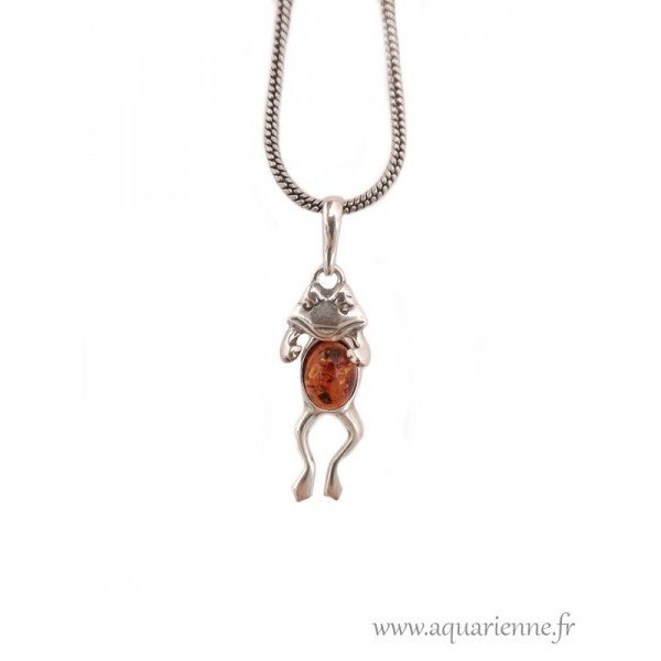 Argent 925 et Ambre pour ce pendentif modèle grenouille avec tête articulée. Les énergies de l'Ambre sont solaires.
