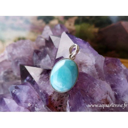 Pendentif Argent et cabochon ovale de Larimar de République dominicaine, pierre bleue qui insuffle la sérénité. Pièce Unique