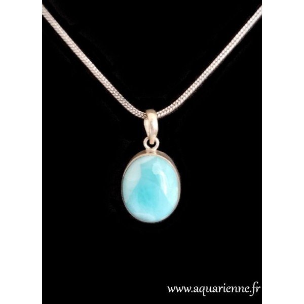 Pendentif cabochon de Larimar forme ovale sur Argent 925 que vous pouvez acheter en ligne dès maintenant.