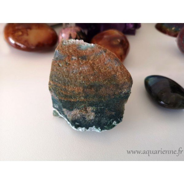 Héliotrope brut d'Inde 219g. Aussi appelée Jaspe sanguin ou pierre de sang en raison de ses effets bénéfiques sur la circulation
