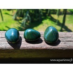 Héliotrope Jaspe sanguin du Brésil, pierre roulée de 3 à 4 cm. Ancrage, purification, protection, courage, résilience.