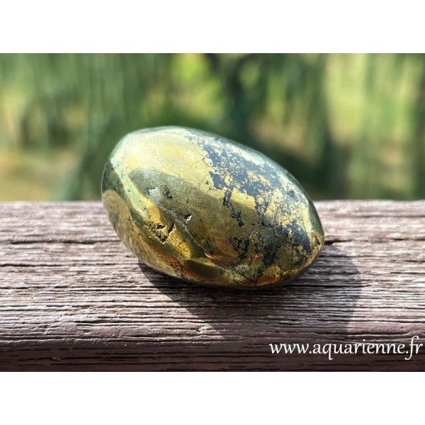 Galet de pierre roulée de Chalcopyrite du Pérou - Dimensions : 45 x 34 mm · 75g - Pour lithothérapie, méditation, énergétique...