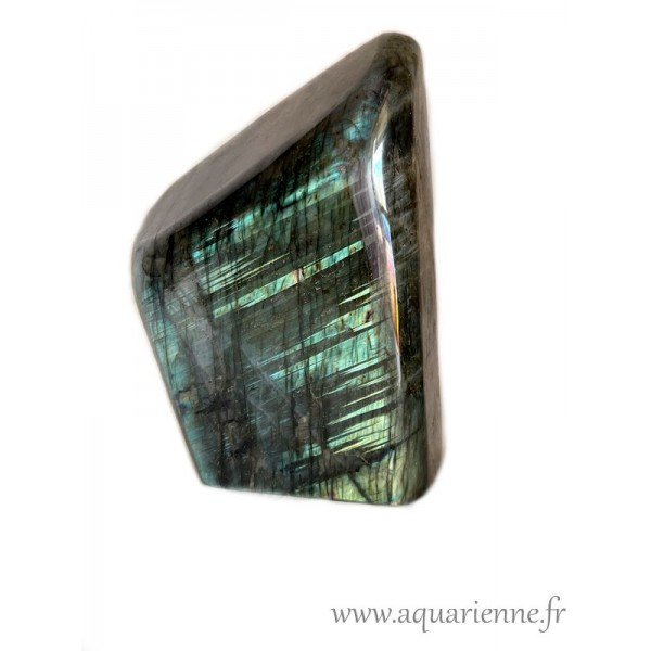 Forme libre de Labradorite de Madagascar, pierre à poser de 3kg kg, polie main, avec de superbes reflets. Pièce unique.
