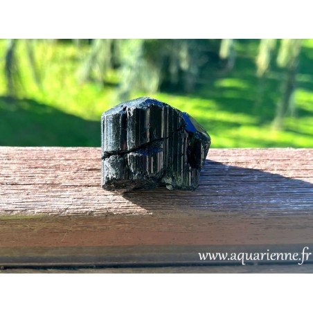 Bloc de Tourmaline noire de Madagascar. Pierre brute : 160g - 53 x 45 mm. Protection, Enracinement.