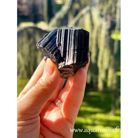 Tourmaline noire brute de Madagascar-160g. Pierre de protection, de purification et d'ancrage. Pièce unique.