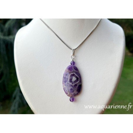 Pendentif Améthyste à chevrons, pierre d'équilibre idéale pour les natures anxieuses. Pièce unique, bijou création.