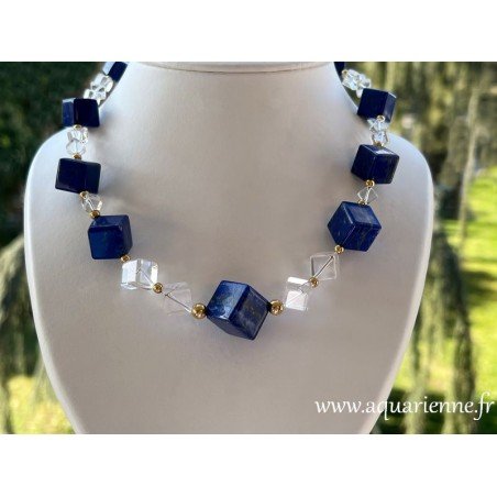 Collier lapis lazuli, cristal de roche, or plaqué. Bijou création, pièce unique à offrir ou à s'offrir.