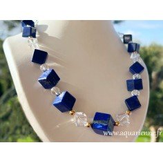 Collier "Telos" - 55 cm. Pierres de Lapis lazuli et Cristal de roche. Perles et fermoir plaqué Or. Bijou création, pièce unique.