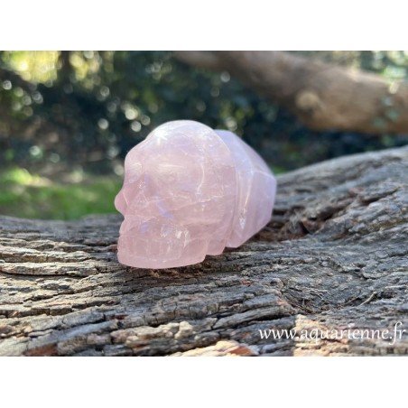 Crâne avec pointe en Quartz rose 12 cm, 440g. Les crânes de cristal favorisent le retour vers Soi. Pièce unique.