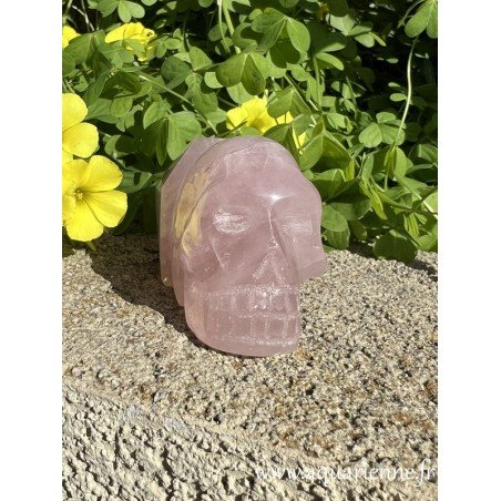 Crâne avec pointe quartz rose : 120 mm, 440 g. Les crânes de cristal favorisent expansion de conscience et clairvoyance.