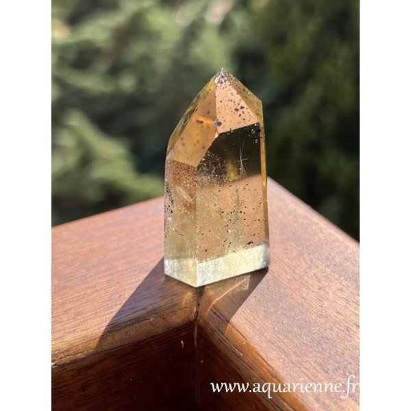 Jolie pointe de citrine naturelle à inclusions d'hématite. Pièce unique pour collection, lithothérapie, décoration habitat...