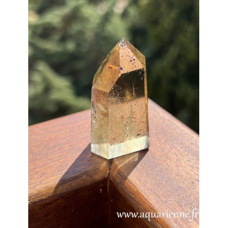 Jolie pointe de citrine naturelle à inclusions d'hématite. Pièce unique pour collection, lithothérapie, décoration habitat...