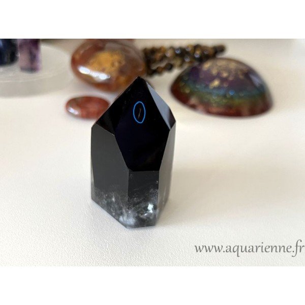 Quartz Morion, pointe Isis : 6 cm/129 g. Pierre naturelle unique juste repolie à la main. Ancrage, protection, purification.