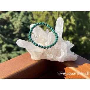 Élevez votre énergie avec ce bracelet en Malachite de qualité AA. Un bijou élégant qui favorise équilibre et protection.