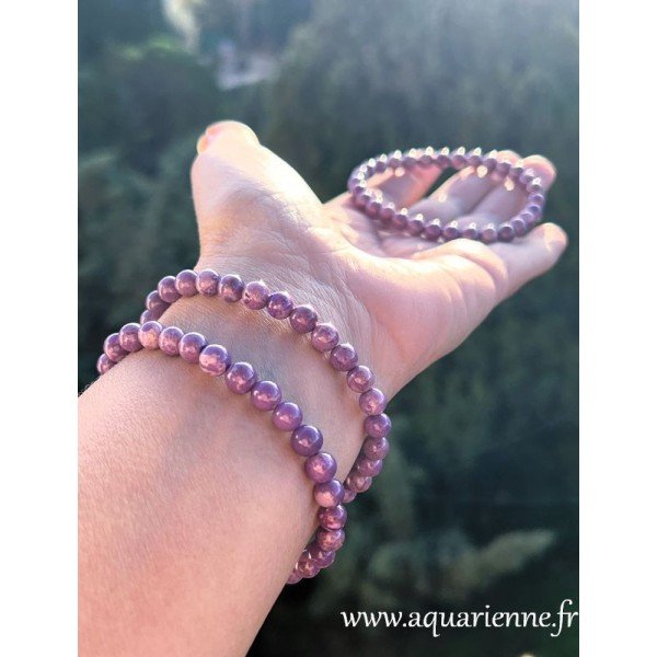 Les perles de phosphosidérite de 6 mm de ce bracelet sont délicates et élégantes, idéales pour une utilisation quotidienne.