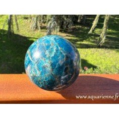 Découvrez le pouvoir de transformation de l'apatite bleue, un minéral d'une rare beauté possédant des vertus exceptionnelles.