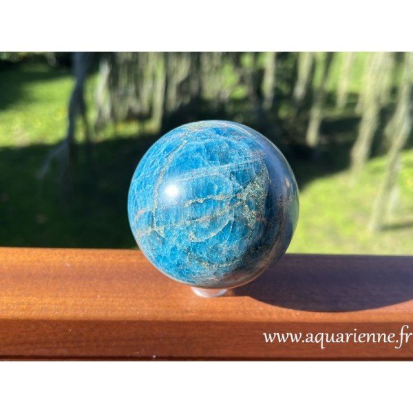Sphère en apatite bleue de Madagascar - Inspirez-vous, trouvez la motivation et la détermination