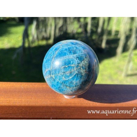 Sphère en apatite bleue de Madagascar - Inspirez-vous, trouvez la motivation et la détermination