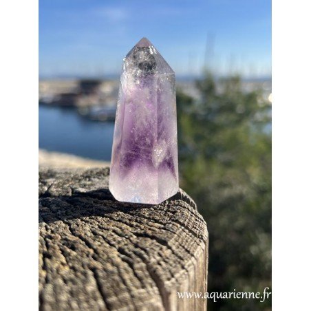 Quartz fantôme améthyste de Madagascar, pointe naturelle repolie main : 52g - 62mm, pièce unique à commander en ligne.