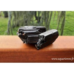Ancrage et protection avec ce spécimen unique de jumeaux de tourmaline noire biterminée de 7,5 cm de long, pesant 115g.