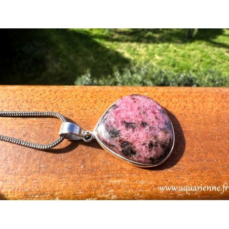 Pendentif Rhodonite et argent 925. Rhodonite pour retrouver l'estime de soi en douceur. Pierre purifiée par énergéticienne.