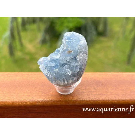 Célestite de Madagascar, géode brute en forme d’œuf de 57 mm. Pièce unique que vous pouvez acheter dès maintenant.