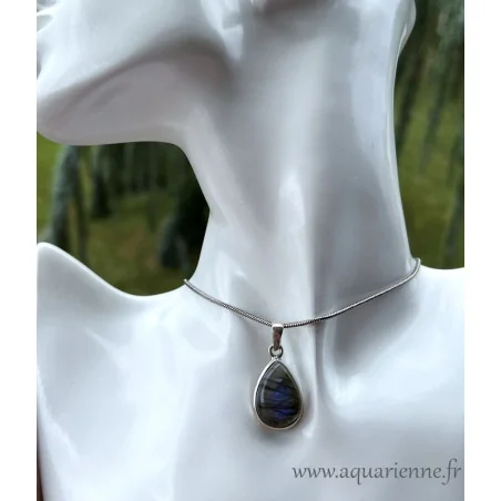 Protection, intuition, clarté mentale avec ce pendentif en labradorite serti d'argent 925. Bijou pièce unique.