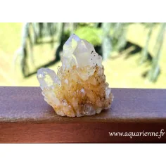 Quartz Céleste doré de Madagascar (Ambatofinandrahana). Poids : 165g - Hauteur : 7,4 cm. Pièce unique.