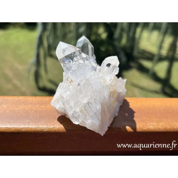 Le Quartz Céleste facilite le contact avec les plans célestes et l'accès aux annales akashiques. Pièce unique.