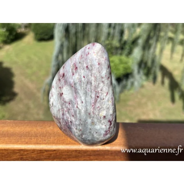Injection d'amour inconditionnel avec cette pierre naturelle de rubellite (tourmaline rose). Pièce unique.