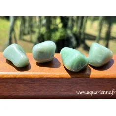 Aventurine verte, pierre roulée de 2,5 à 4 cm au choix. Pierre d'optimisme et de joie du cœur.