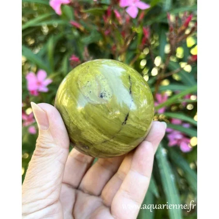 Opale verte de Madagascar. Sphère opale verte : Vertus & Utilisations | Boutique lithothérapie