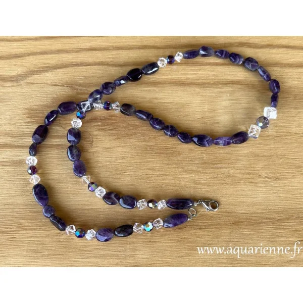 Collier création Aquarienne pour élever votre énergie spirituelle. Bijou pièce unique disponible maintenant.