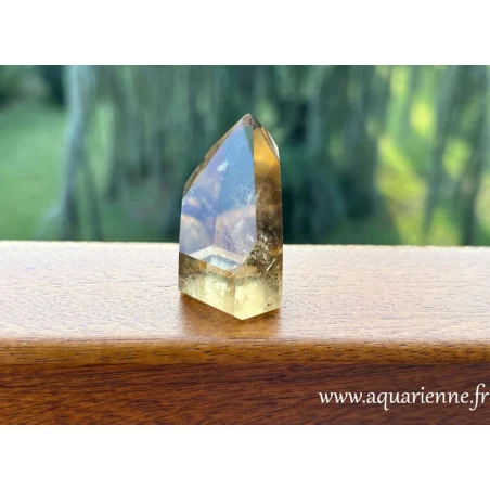 Pointe Isis en Citrine fumée authentique (non chauffée) : 4,5 cm de haut - 46 g. Optimisme, motivation, protection.
