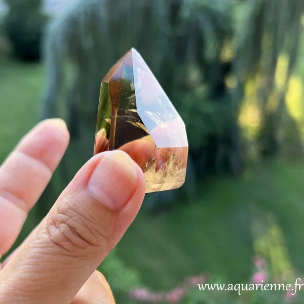 Cette pointe Isis de citrine fumée authentique (non chauffée) est une pièce unique à offrir ou à s'offrir.
