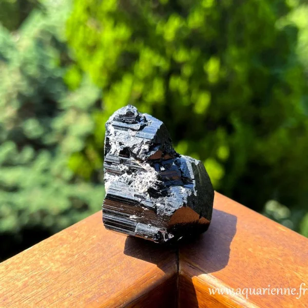 Pierre brute de tourmaline noire, pièce unique de 99g. Ancrage, protection énergétique et électromagnétique.