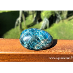 Galet en Apatite bleue de 268g, tel que sur les photos. Pour inspiration, motivation, détermination, méditation.
