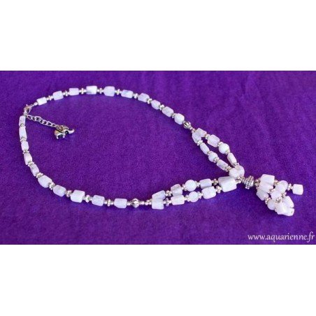 Collier en Pierre de Lune et Métal Ciselé "Éclatant"