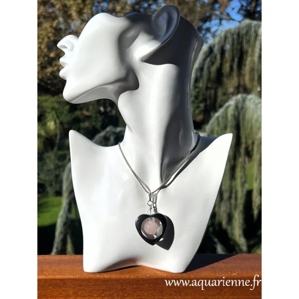 Exprimez vos sentiments avec des gemmes : offrez ou portez le pendentif "Tendresse". Bijou création en nombre limité.