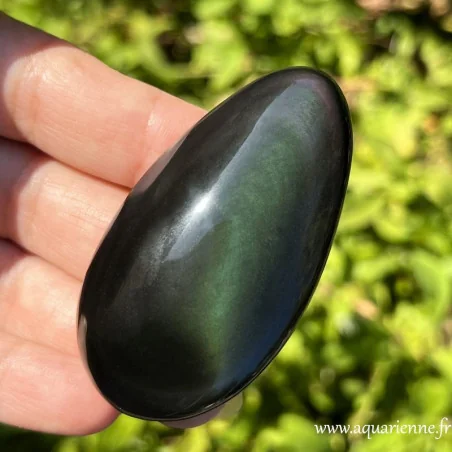 Mettre en lumière tout ce qui est obscur avec l'Obsidienne Œil Céleste. Galet en obsidienne œil céleste du Mexique.